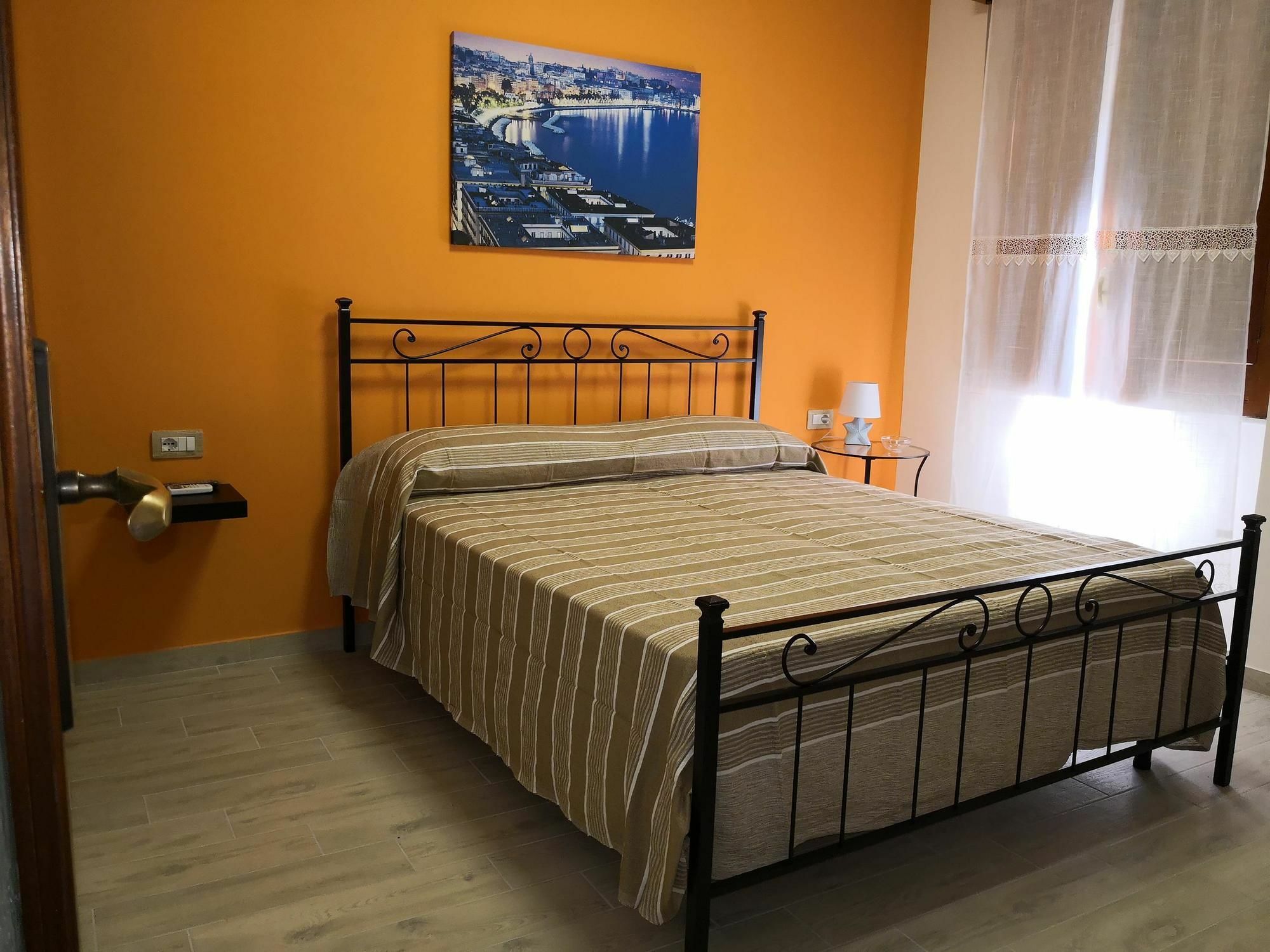 Fenesta Vascia Bed & Breakfast Naples Exterior photo