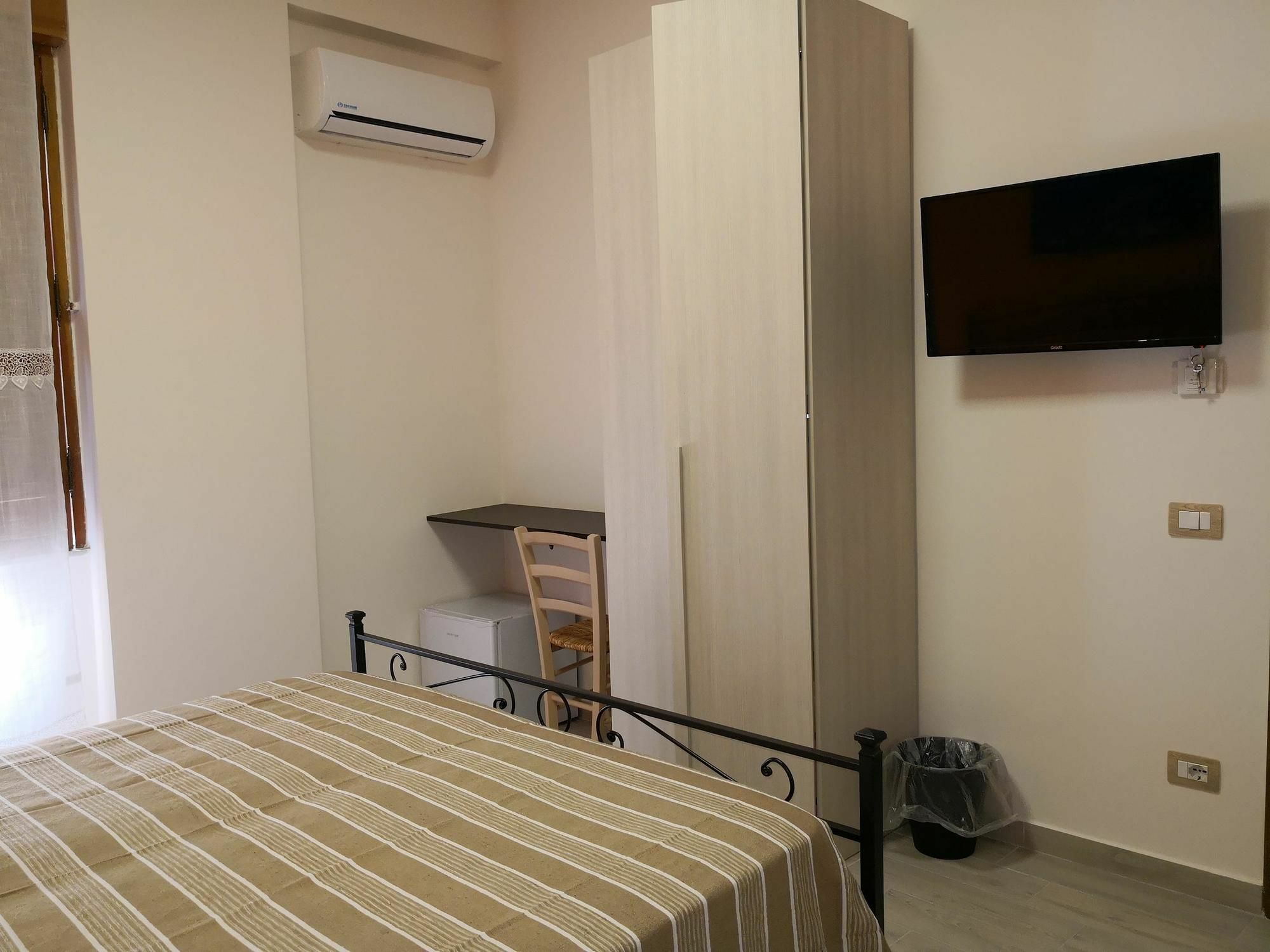 Fenesta Vascia Bed & Breakfast Naples Exterior photo